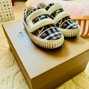 Burberry strap on sneakers leather and fabric